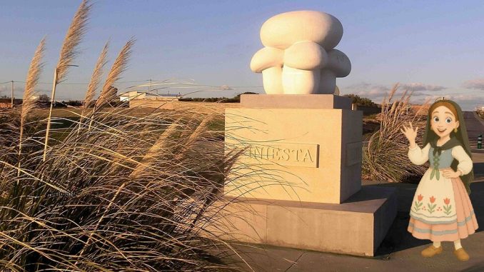 Monumento al champiñón de Iniesta (Cuenca)