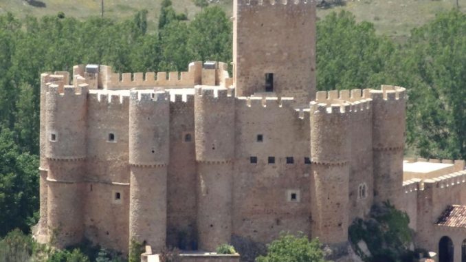 Castillo de Torrefuerte en Salvacañete (Cuenca)